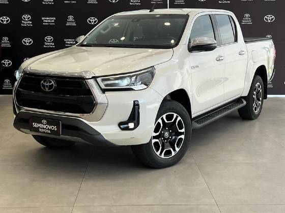 TOYOTA HILUX 2.8 D-4D TURBO DIESEL CD SRX 4X4 AUTOMÁTICO TOYOTA HILUX 2.8 D-4D TURBO DIESEL CD SRX 4X4 AUTOMÁTICO